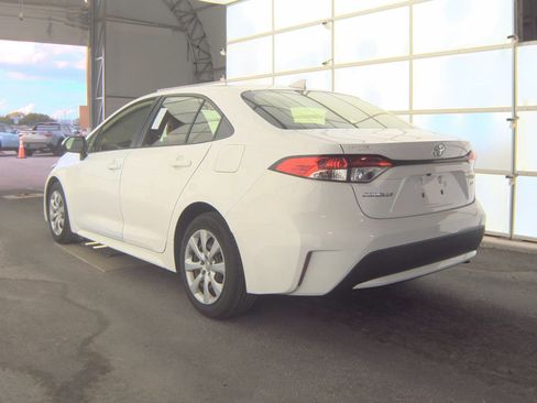 Used 2021 Toyota Corolla LE FWD image 8