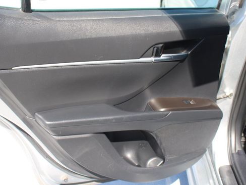 Used 2023 Toyota Camry SE FWD image 13