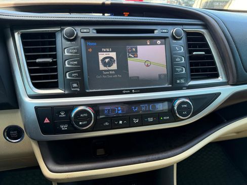 Used 2015 Toyota Highlander Limited Platinum AWD/4WD image 27