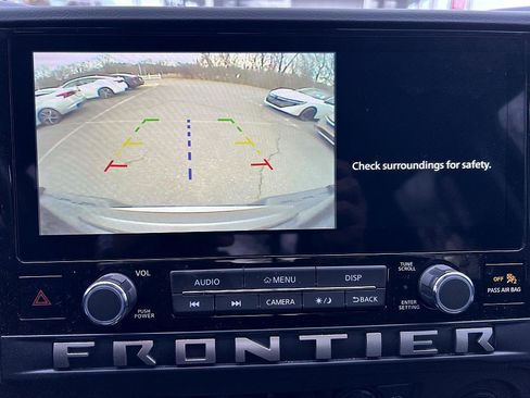 Used 2025 Nissan Frontier SV w/ SV Convenience Package image 14