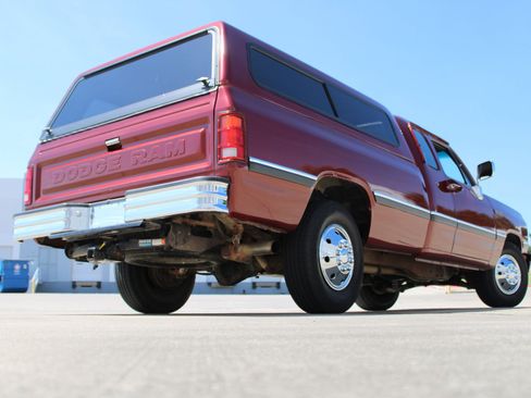 Used 1993 Dodge D/W Truck 250 RWD image 16