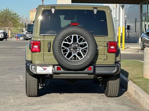 New 2026 Jeep Wrangler Unlimited Sahara AWD/4WD image 4