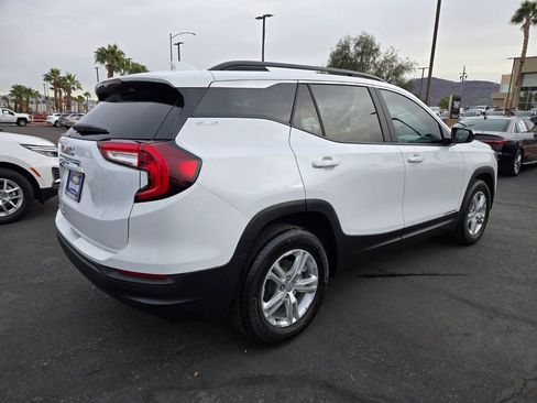 Used 2023 GMC Terrain SLE w/ Driver Convenience Package image 6