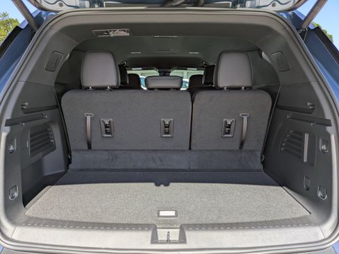 New 2026 Chevrolet Traverse LT w/ Midnight/Sport Edition FWD image 7