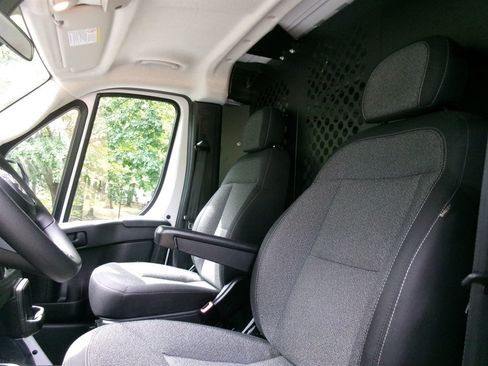Used 2025 RAM ProMaster 2500 w/ U-Haul Equipment Group FWD image 15