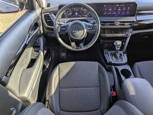 Used 2024 Kia Seltos S image 16