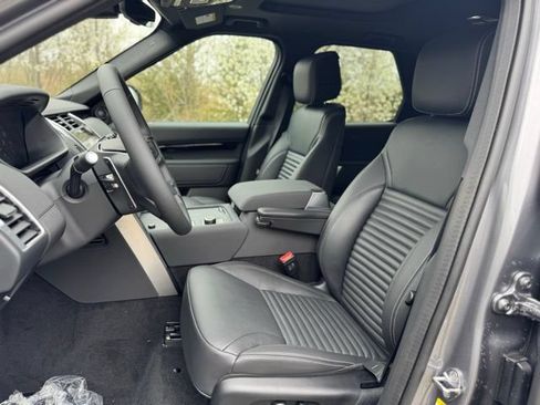 New 2026 Land Rover Discovery S AWD/4WD image 16
