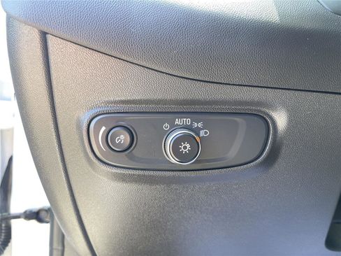 Used 2023 Chevrolet Equinox LT AWD/4WD image 17