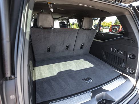 Used 2024 GMC Yukon XL Denali Ultimate AWD/4WD image 36