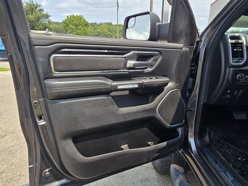 Used 2019 RAM 1500 Laramie w/ Sport Appearance Package AWD/4WD image 9