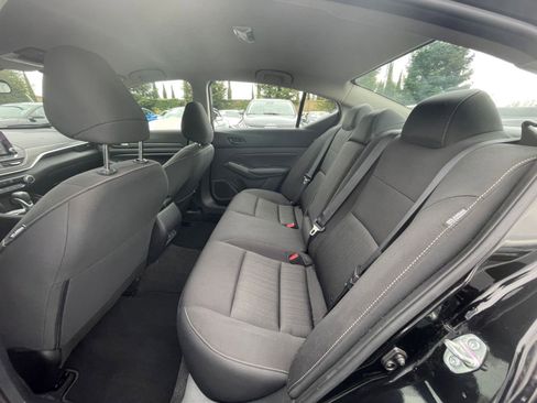 Used 2025 Nissan Altima 2.5 SV image 21