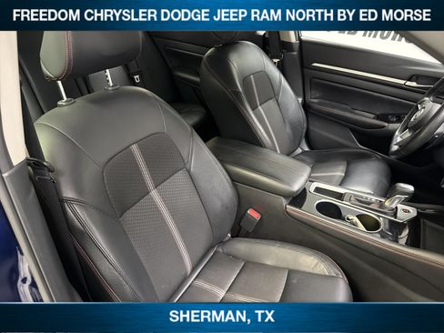 Used 2024 Nissan Altima 2.5 SR FWD image 9