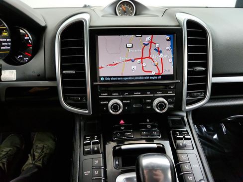 Used 2013 Porsche Cayenne Diesel AWD/4WD image 21