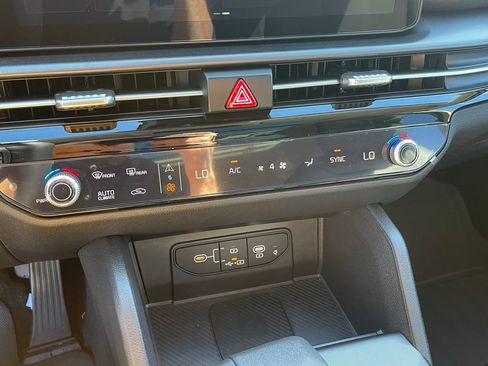 New 2026 Kia Sportage EX w/ EX Panorama Roof Package image 18