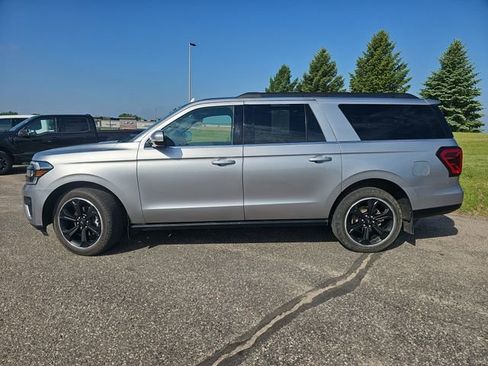Used 2024 Ford Expedition Max Limited AWD/4WD image 2