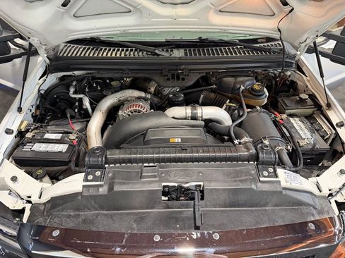 Used 2004 Ford F350 Lariat AWD/4WD image 10