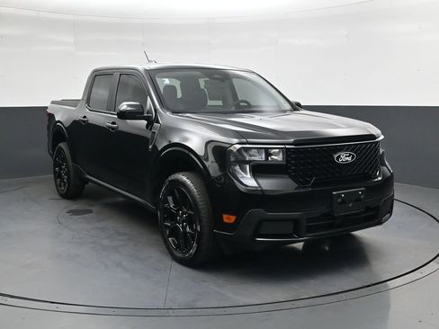 Used 2025 Ford Maverick XLT w/ Black Appearance Package AWD/4WD image 2