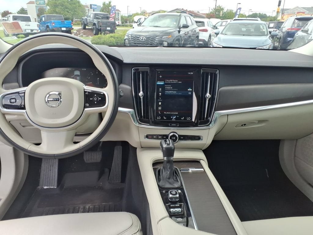 Used 2020 Volvo V90 T6 Cross Country AWD/4WD image 10
