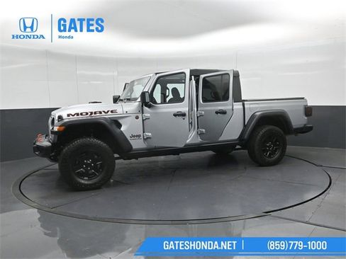 Used 2023 Jeep Gladiator Mojave image 39