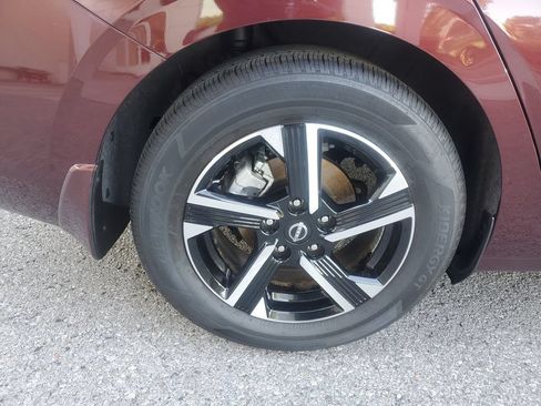 Certified 2025 Nissan Sentra SV FWD image 3