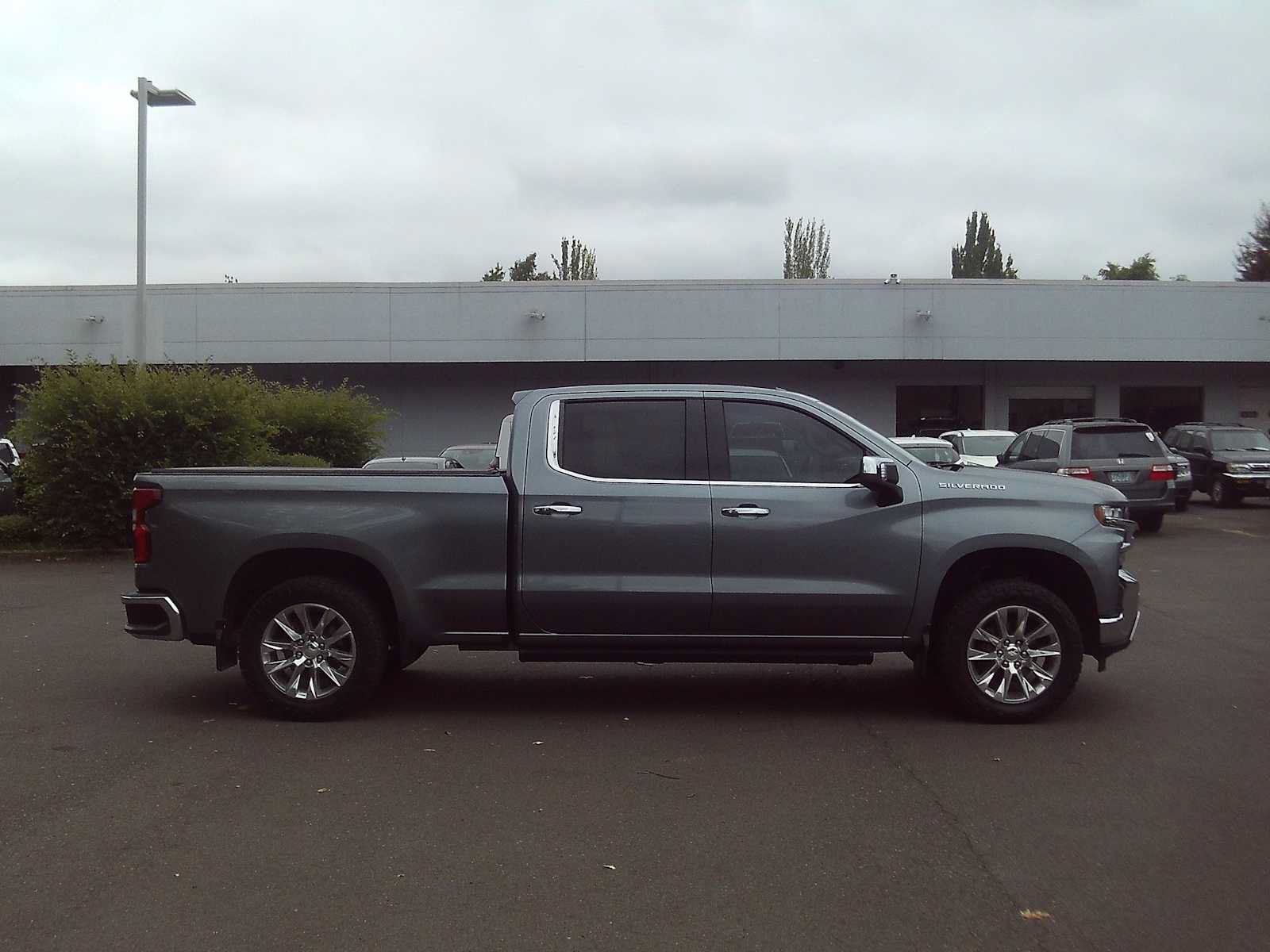 Used 2019 Chevrolet Silverado 1500 LTZ w/ LTZ Premium Package AWD/4WD image 6