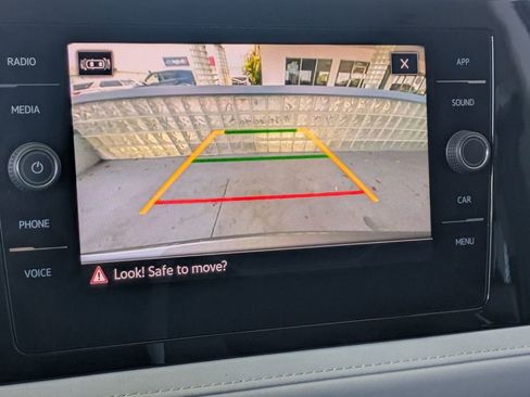 Used 2025 Volkswagen Taos SE image 17