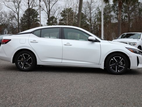 Used 2024 Nissan Sentra SV image 6