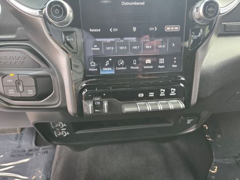 Used 2026 RAM 2500 Laramie AWD/4WD image 15