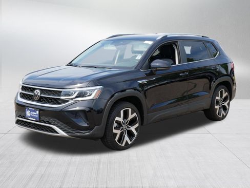 Certified 2023 Volkswagen Taos SEL AWD/4WD image 3