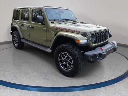 Used 2026 Jeep Wrangler Unlimited Rubicon AWD/4WD image 3