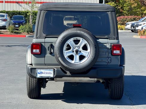 Used 2022 Jeep Wrangler Unlimited Sport S image 5