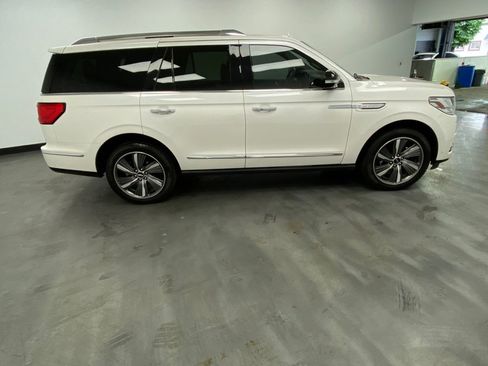 Used 2019 Lincoln Navigator Reserve AWD/4WD image 7