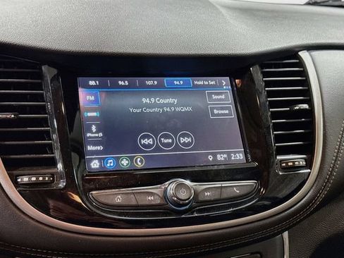 Used 2018 Chevrolet Trax LT w/ LT Convenience Package AWD/4WD image 14