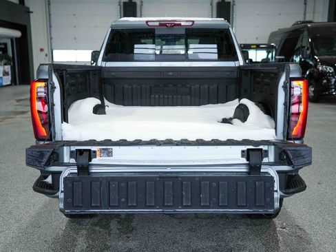 Used 2025 GMC Sierra 2500 Denali w/ Denali Reserve Package image 11