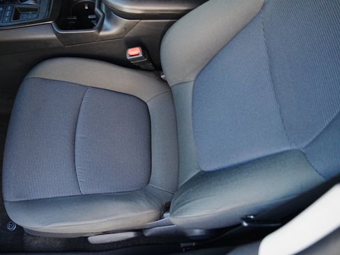 Used 2022 Toyota RAV4 LE image 9