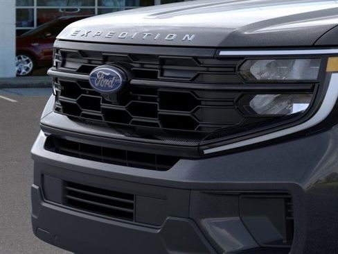 New 2025 Ford Expedition Active image 17