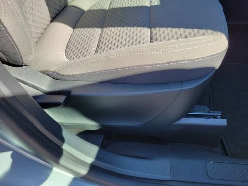 Used 2022 Ford Escape SE w/ SE Sport Appearance Package image 7