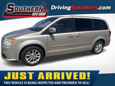 Used 2013 Dodge Grand Caravan SXT w/ UConnect Hands-Free Group FWD image 1