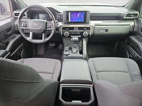 Used 2025 Toyota Tacoma SR5 AWD/4WD image 17