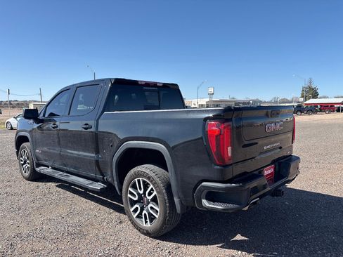 Used 2022 GMC Sierra 1500 AT4 w/ AT4 Premium Package image 3