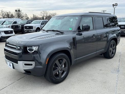 Used 2023 Land Rover Defender 130 S image 12