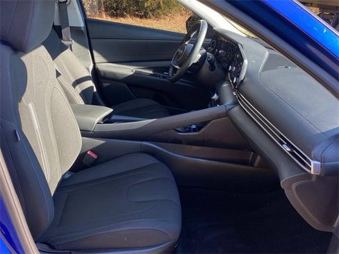 Used 2021 Hyundai Elantra SEL w/ Convenience Package image 34