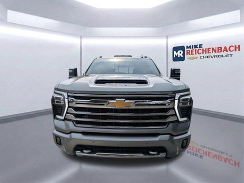 Used 2026 Chevrolet Silverado 2500 High Country w/ Technology Package AWD/4WD image 9