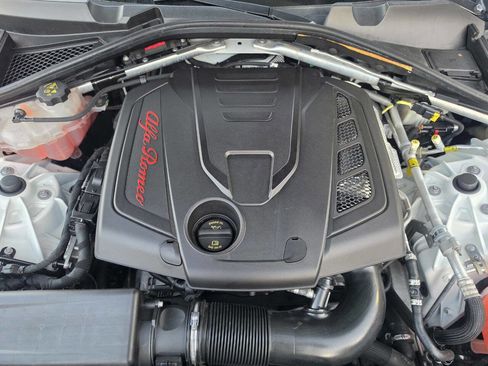 Used 2018 Alfa Romeo Giulia RWD image 70
