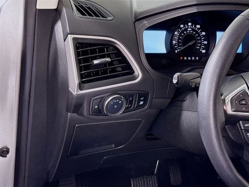 Used 2024 Ford Edge SEL w/ Convenience Package AWD/4WD image 4