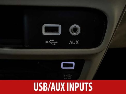Used 2018 Chrysler Pacifica Limited w/ Advanced Safetytec Group FWD image 14