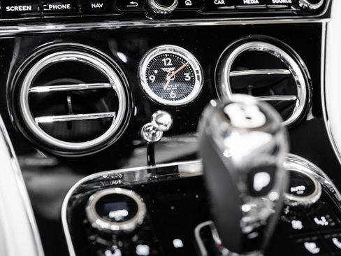 Certified 2020 Bentley Continental GT V8 AWD/4WD image 34