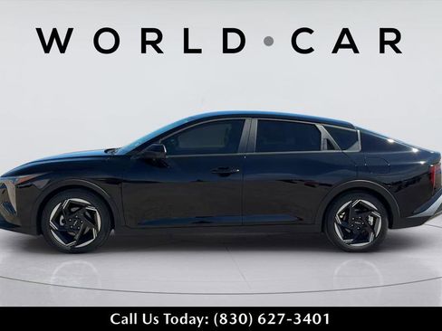 Used 2025 Kia K4 EX image 6