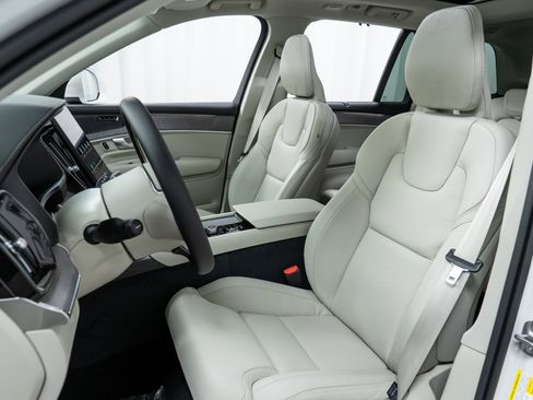New 2026 Volvo XC90 B6 Ultra image 13