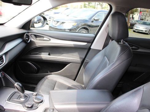 Used 2018 Alfa Romeo Stelvio Sport w/ Quick Order Package 22J Sport AWD/4WD image 14